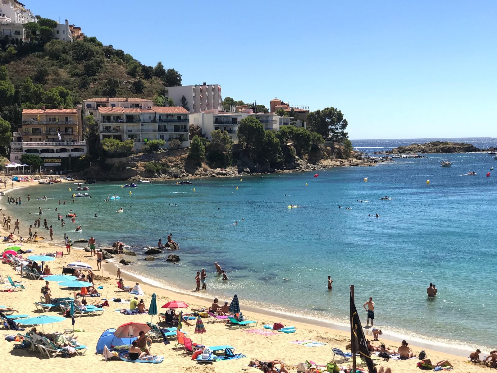Photo of Platja de Canyelles and the settlement