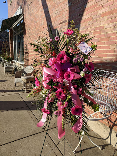 Florist «Buss Flower Shop», reviews and photos, 322 N Milwaukee Ave, Libertyville, IL 60048, USA