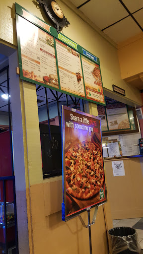 Pizza Restaurant «Round Table Pizza», reviews and photos, 815 1st St, Gilroy, CA 95020, USA