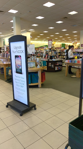 Book Store «Barnes & Noble Booksellers South Corona», reviews and photos, 2470 Tuscany St #101, Corona, CA 92881, USA