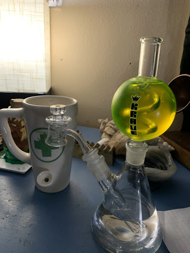 Tobacco Shop «Dr. Greenthumbz smoke shop», reviews and photos, 1011 SE Walnut St d, Hillsboro, OR 97123, USA