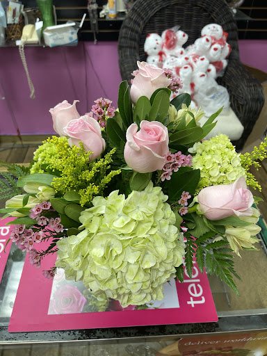 Florist «Elite Floral & Gift Shoppe», reviews and photos, 504 N Alafaya Trail #109, Orlando, FL 32828, USA