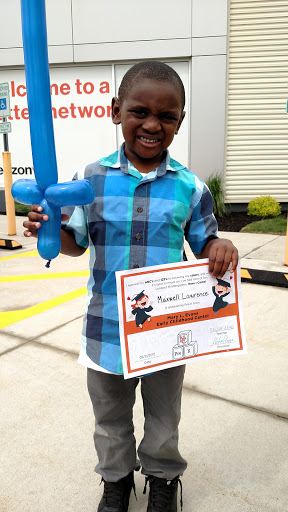 Cell Phone Store «Verizon», reviews and photos, 4926 Dressler Rd NW, Canton, OH 44718, USA