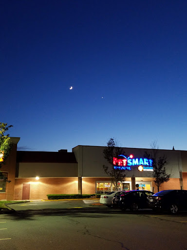 Pet Supply Store «PetSmart», reviews and photos, 5 Main St, East Hartford, CT 06118, USA