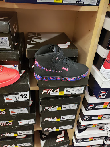 Shoe Store «Shoe Dept.», reviews and photos, 7525 Tidewater Dr, Norfolk, VA 23505, USA