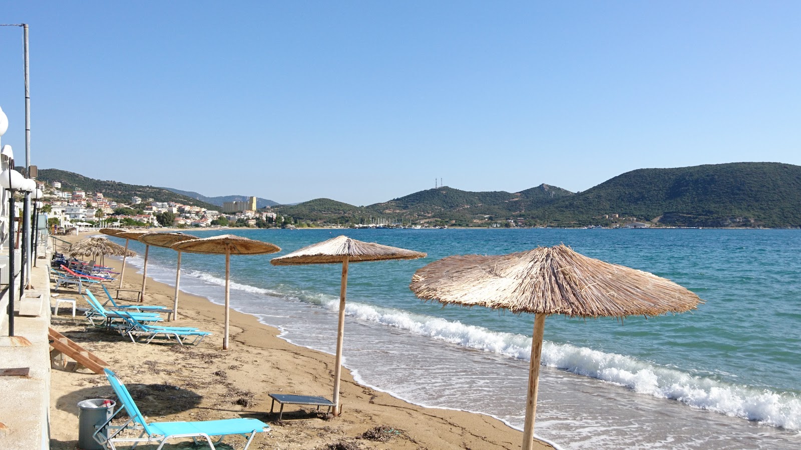 Photo of Nea Peramos beach amenities area