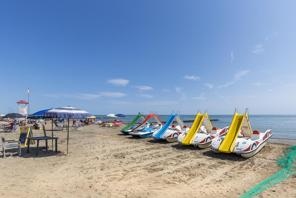 Photo de Spiaggia di Caorle avec droit et long