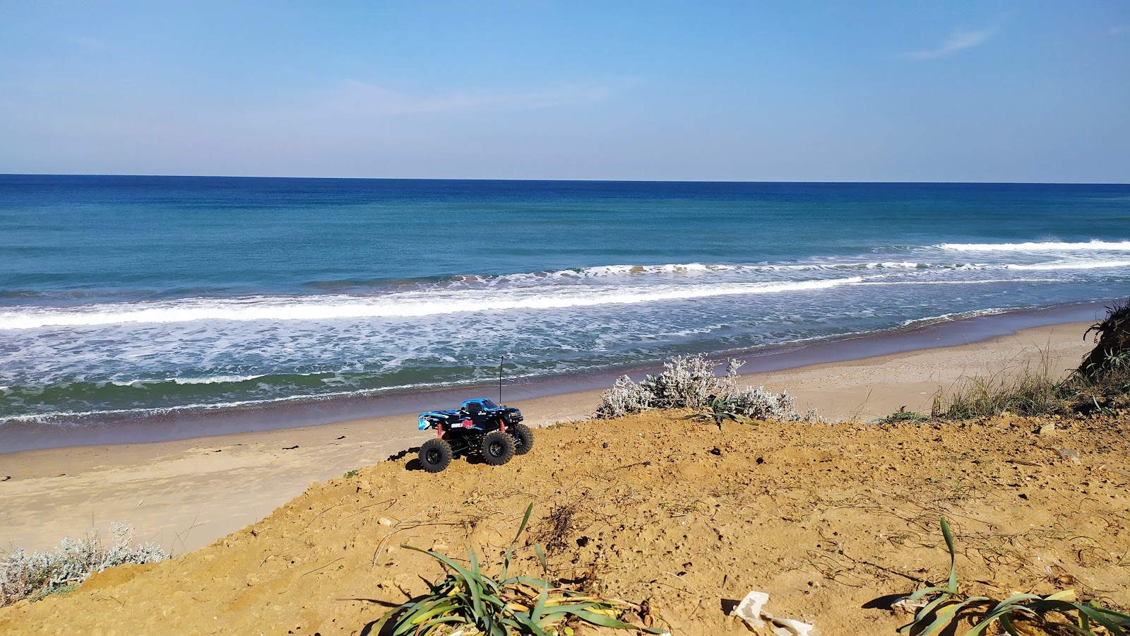 Alacali Beach'in fotoğrafı - rahatlamayı sevenler arasında popüler bir yer