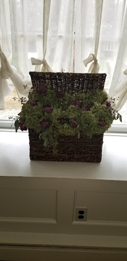 Roots Flowers & Treasures, 17 N Country Rd, Port Jefferson, NY 11777, USA, 