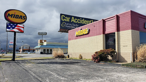 Car Repair and Maintenance «Midas», reviews and photos, 1237 E Battlefield Rd, Springfield, MO 65804, USA