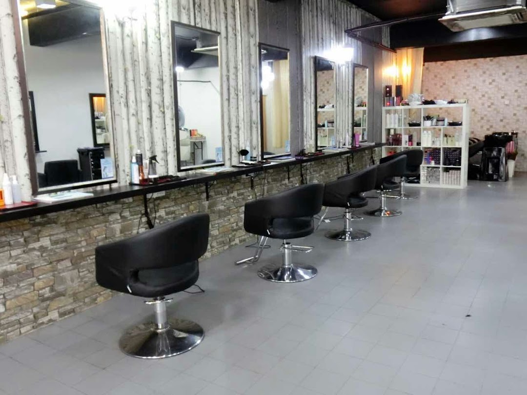 Wow Salon & Academy