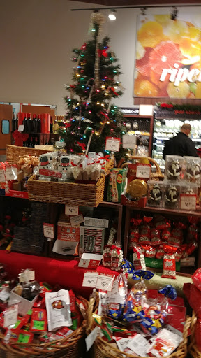 Grocery Store «The Fresh Market», reviews and photos, 223 Greenville Hwy, Hendersonville, NC 28792, USA