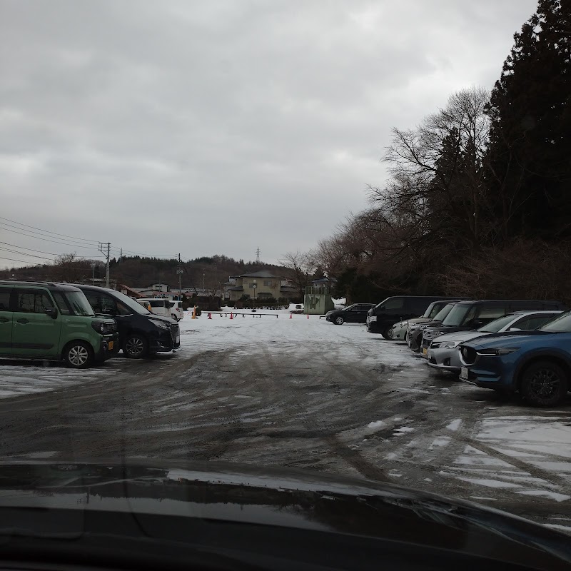 櫛引八幡宮 駐車場