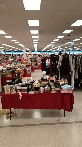 Clothing Store «Ross Dress for Less», reviews and photos, 13855 Outlet Dr, Silver Spring, MD 20904, USA