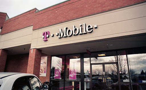 T-Mobile, 23632 WA-99 k, Edmonds, WA 98026, USA, 