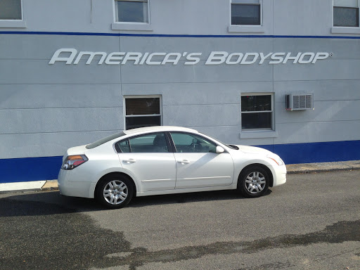 Auto Body Shop «Maaco Collision Repair & Auto Painting», reviews and photos, 500 Hicksville Rd, Massapequa, NY 11758, USA