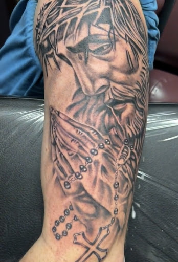 Explore mother of 5 tattoo ideas, creative tattoo ideas in Warner Robins, available at Untold Pain Tattoo Studio