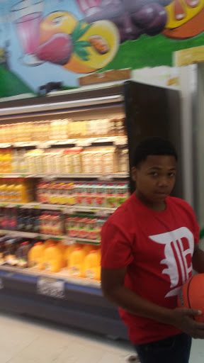 Supermarket «Family Foods Market», reviews and photos, 19230 Harper Ave, Harper Woods, MI 48225, USA