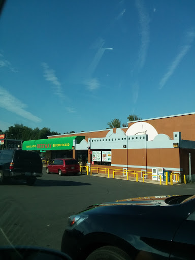 Supermarket «Bestway Supermarket», reviews and photos, 3109 Graham Rd, Falls Church, VA 22042, USA