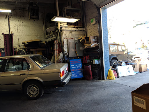 Auto Repair Shop «Capitol Hill Auto Service», reviews and photos, 615 Independence Ave SE, Washington, DC 20003, USA