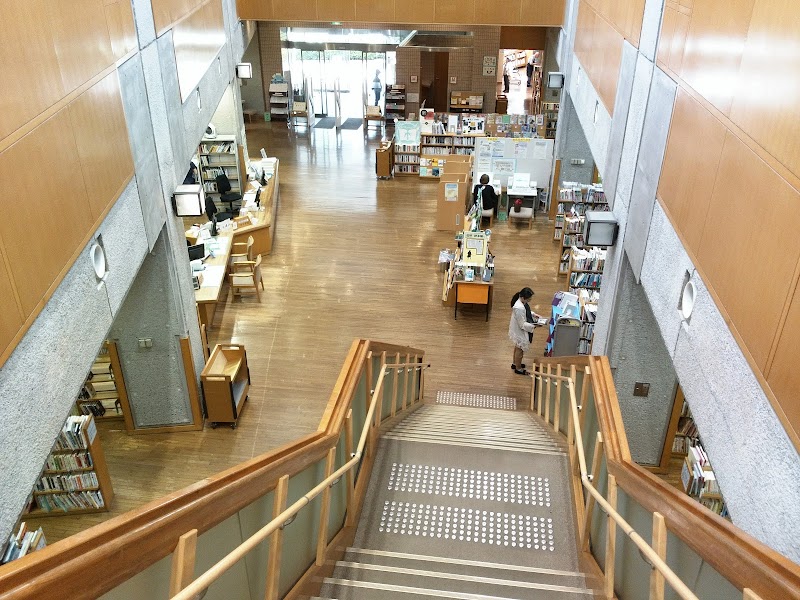 富士宮市立中央図書館