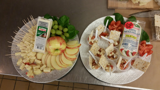 Grocery Store «Jewel-Osco», reviews and photos, 125 E Stearns Rd, Bartlett, IL 60103, USA