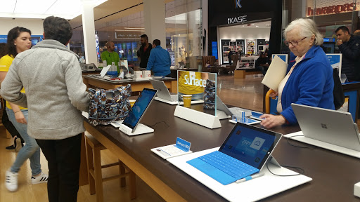 Computer Store «Microsoft Store», reviews and photos, 1 Garden State Plaza Blvd #2303, Paramus, NJ 07652, USA