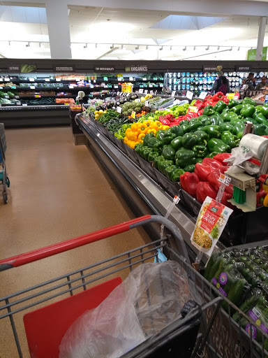 Grocery Store «Super Stop & Shop», reviews and photos, 597 Farmington Ave, Bristol, CT 06010, USA
