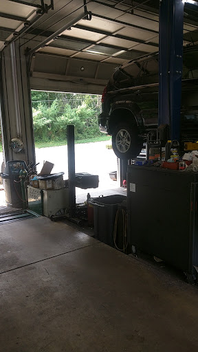 Tire Shop «Ox Road Exxon», reviews and photos, 5211 Ox Rd, Fairfax, VA 22030, USA