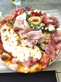 Prosciutto crudo du Pizzeria DA RINO à Saint-Étienne-de-Saint-Geoirs - n°2