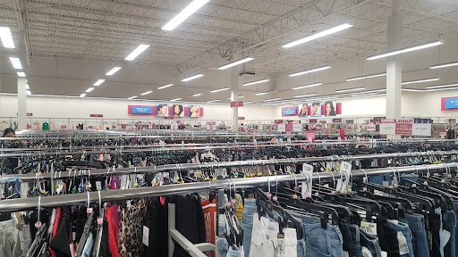 Clothing Store «Burlington Coat Factory», reviews and photos, 16590 N Fwy Service Rd, Conroe, TX 77384, USA