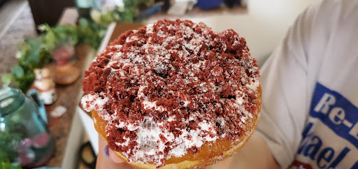 Donut Shop «Peter Pan Donut & Pastry Shop», reviews and photos, 727 Manhattan Ave, Brooklyn, NY 11222, USA