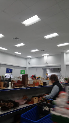 Thrift Store «Goodwill Short Pump Retail Store», reviews and photos, 4200 Tom Leonard Dr, Glen Allen, VA 23060, USA