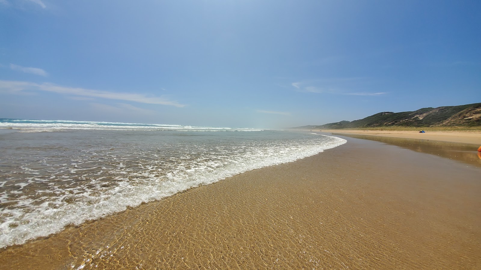 Number 3 Beach'in fotoğrafı parlak kum yüzey ile