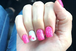 Frenchtip Nails image