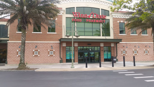 Grocery Store «Winn-Dixie», reviews and photos, 820 Old Camp Rd, The Villages, FL 32162, USA