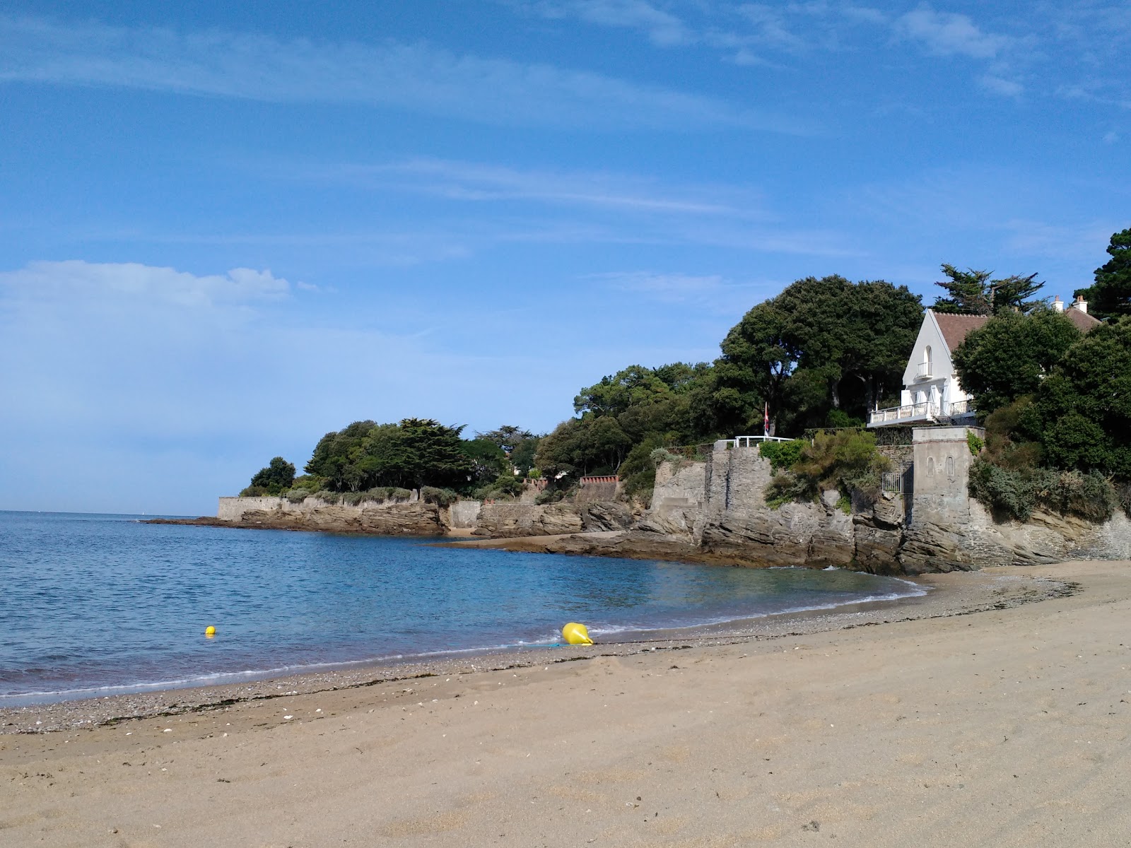 Foto van Noeveillard beach en de nederzetting