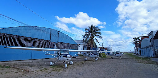 Escuela de Aviación Civil Alas Orientales