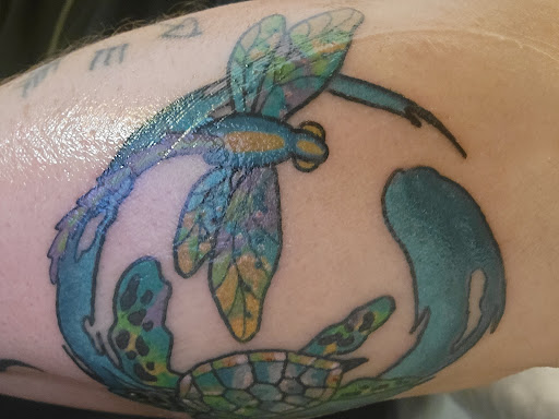 Tattoo Shop «MOM’S TATTOOS», reviews and photos, 1381 Main St, Dunedin, FL 34698, USA