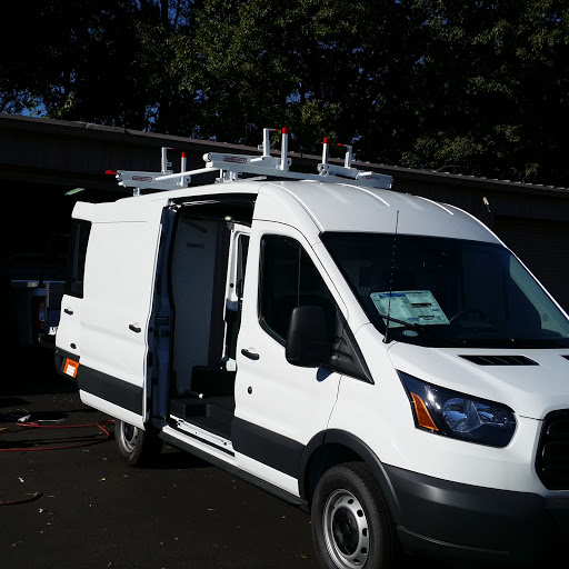 Auto Body Shop «Gerber Collision & Glass», reviews and photos, 803 Bascomb Commercial Pkwy, Woodstock, GA 30189, USA