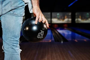 Strike Bowling Entertainment Quarter image