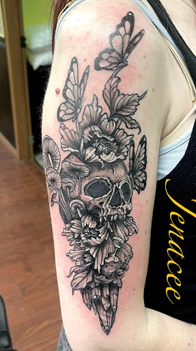 Explore cardinal tattoo ideas, creative tattoo ideas in Spokane, available at Tattoo Room