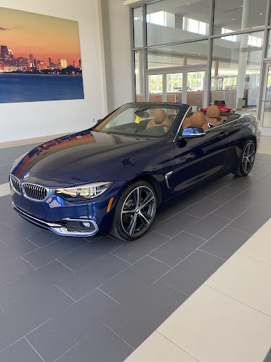 BMW Dealer «Erhard BMW Bloomfield Hills», reviews and photos, 4065 W Maple Rd, Bloomfield Hills, MI 48301, USA