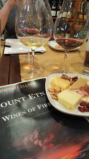 Wine Store «Sunfish Cellars Wine & Spirits», reviews and photos, 803 Sibley Memorial Hwy, St Paul, MN 55118, USA