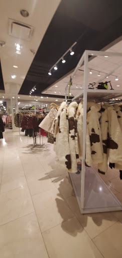 Clothing Store «Forever 21», reviews and photos, 651 Kapkowski Rd, Elizabeth, NJ 07201, USA