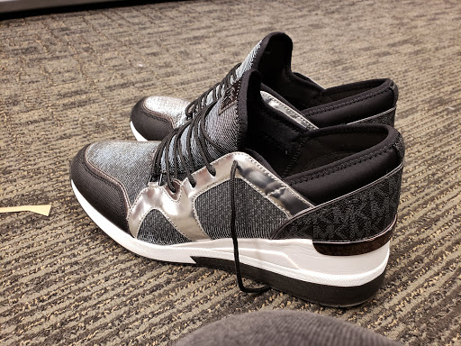 Department Store «Nordstrom Rack The Shops at Oak Brook Place», reviews and photos, 2155 22nd St, Oak Brook, IL 60523, USA