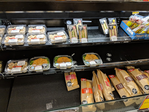 Grocery Store «Jewel-Osco», reviews and photos, 1157 N Eola Rd, Aurora, IL 60502, USA