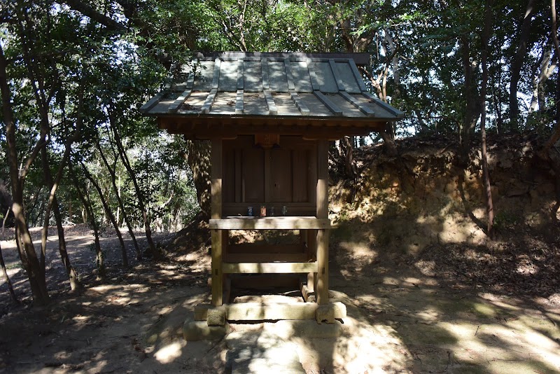 狐坐山神社