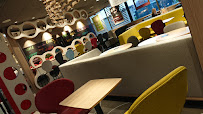 Atmosphère du Restaurant de hamburgers McDonald's à Halluin - n°11