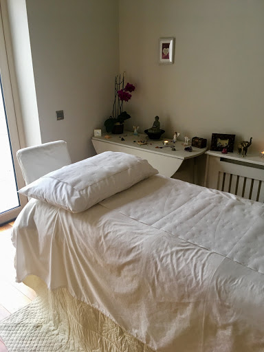 Sinead McDonagh Reiki (Online and Distance Healing) & Feng Shui Holistic Practice
